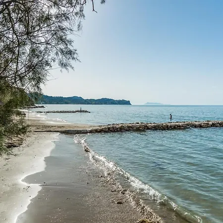 Ibiscus Corfu روذا