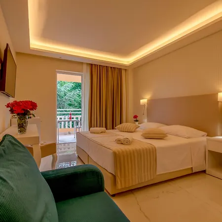 Hotel Ibiscus Corfu 5*